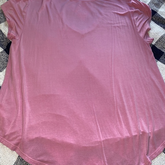 Soft v neck tee! - Picture 2 of 3
